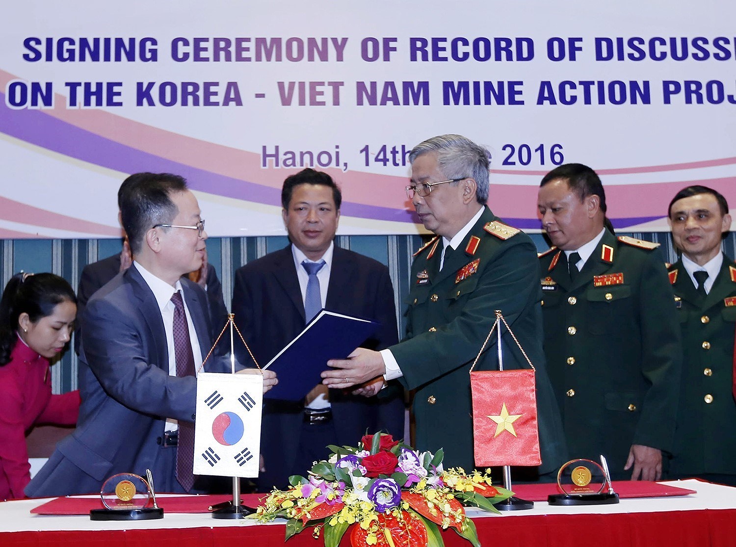 组图：国际提高地雷意识和协助地雷行动日：越南致力于克服地雷炸弹后果 hinh anh 9