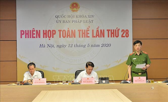 越南国会法律委员会第28次全体会议开幕 聚焦《居留法》和岘港市特殊发展政策 hinh anh 1
