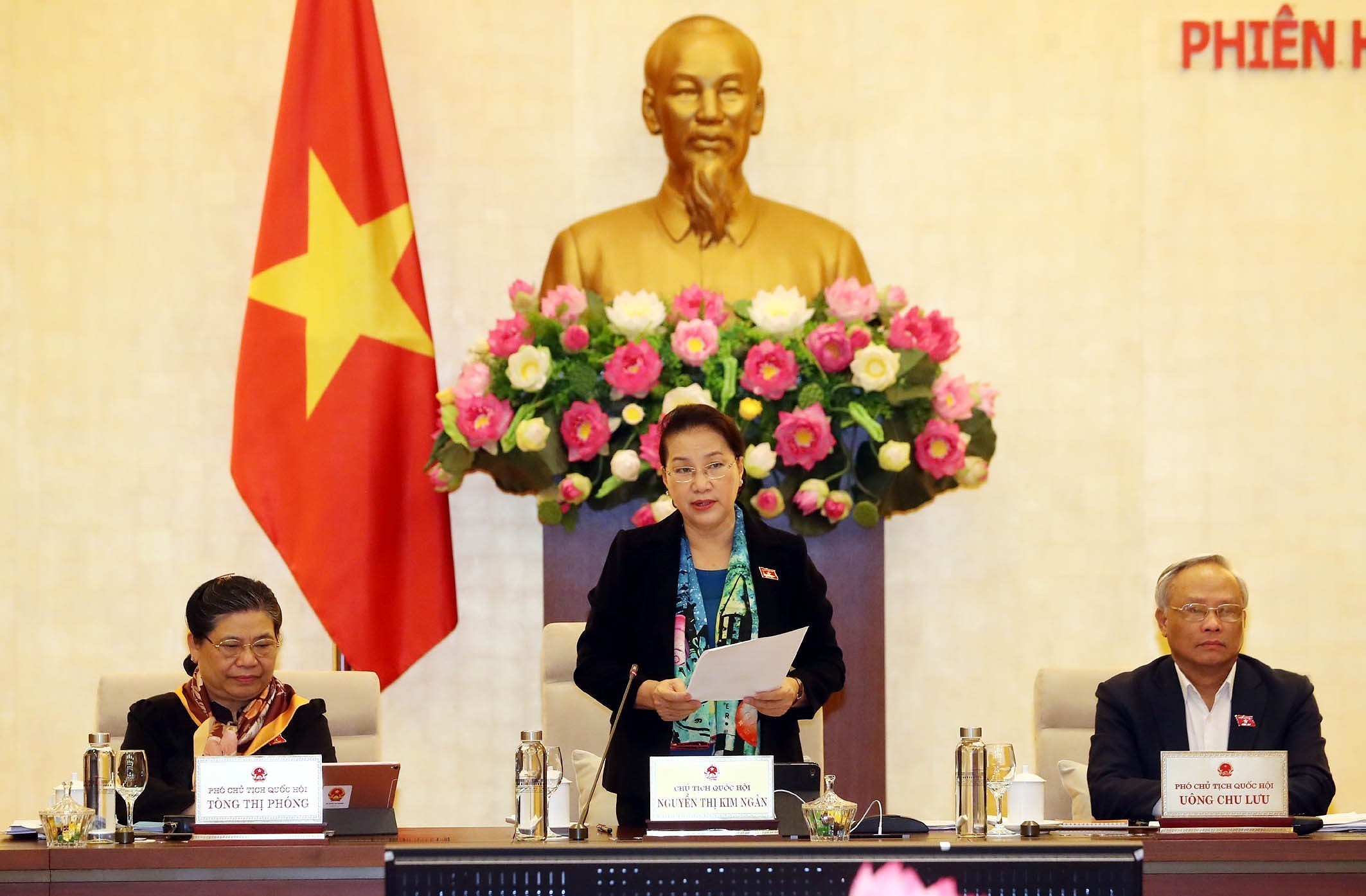越南国会常务委员会第40次会议正式开幕 hinh anh 1