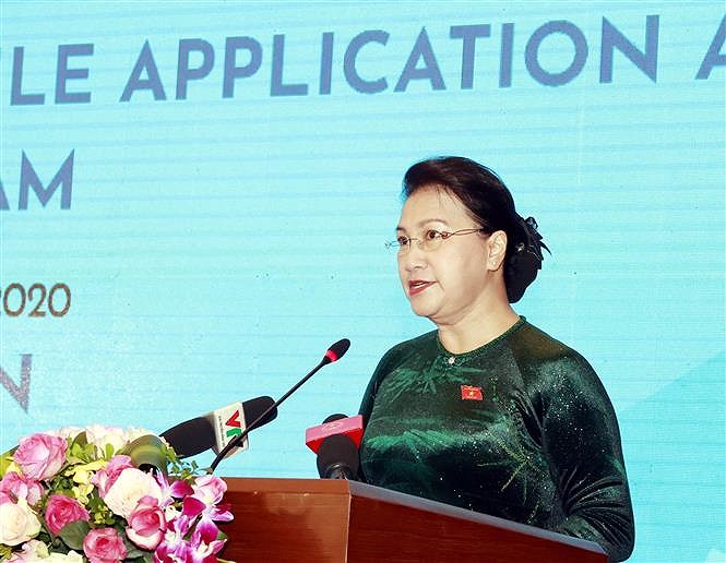 越南国会主席阮氏金银出席2020年AIPA主席年电子门户网站和标志发布仪式 hinh anh 2