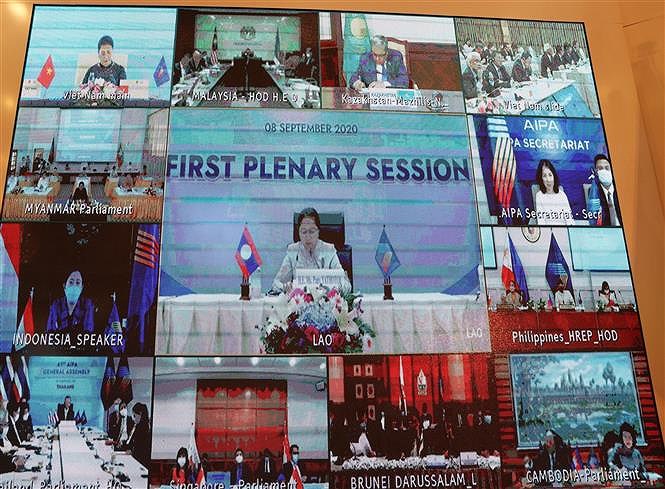 老挝国会主席高度评价越南担任ASEAN和AIPA轮值主席国的作用 hinh anh 1