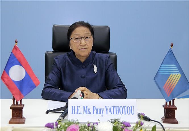 老挝国会主席：越南国会出色履行AIPA 41主席职责 hinh anh 1