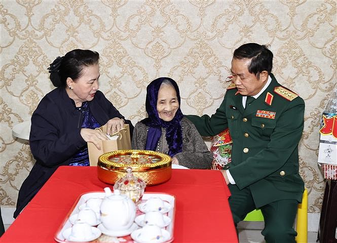 阮氏金银：第五军区集中建设廉洁强大的党委 hinh anh 3