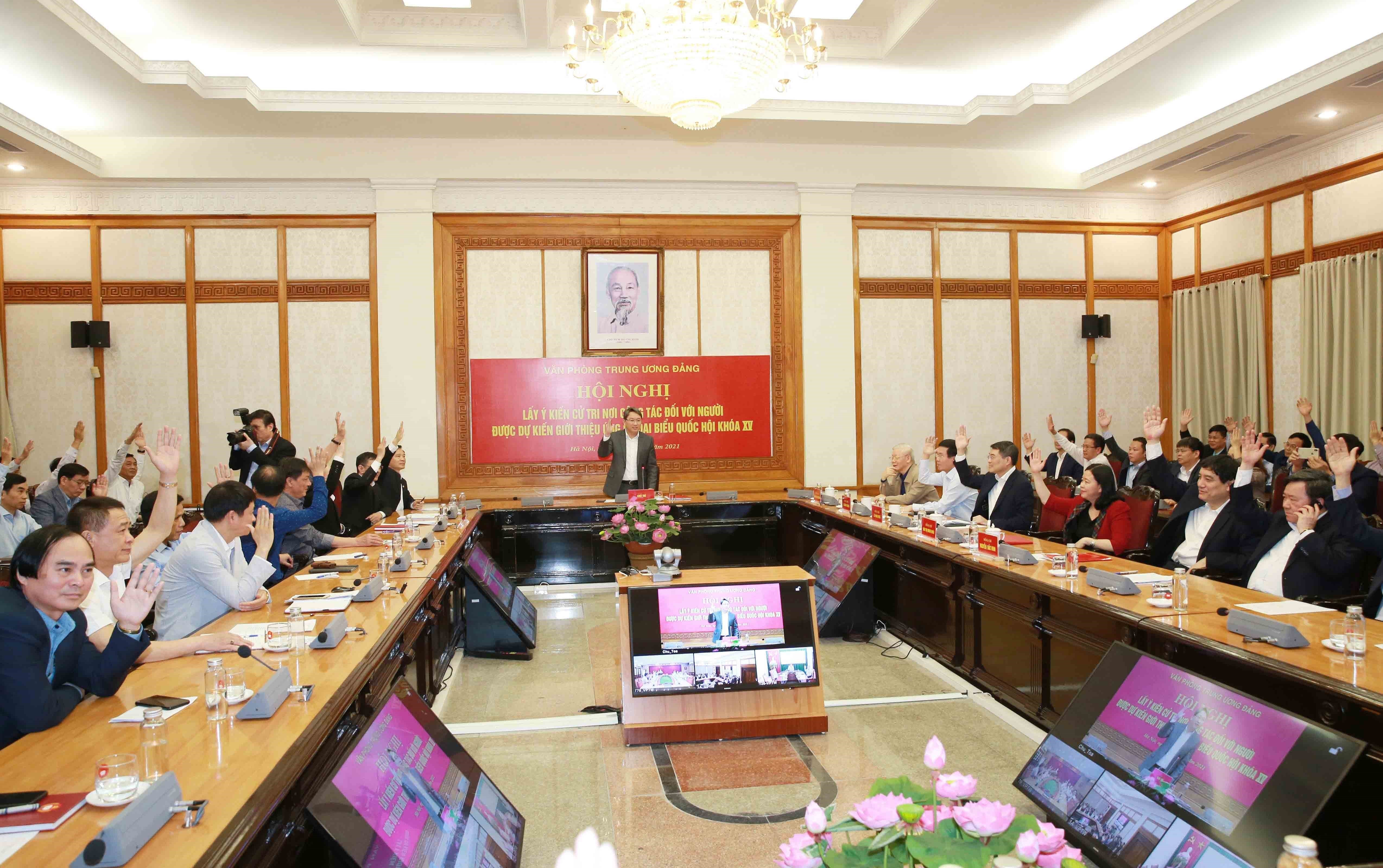 越共中央办公厅推荐提名5名第十五届国会代表候选人 hinh anh 1
