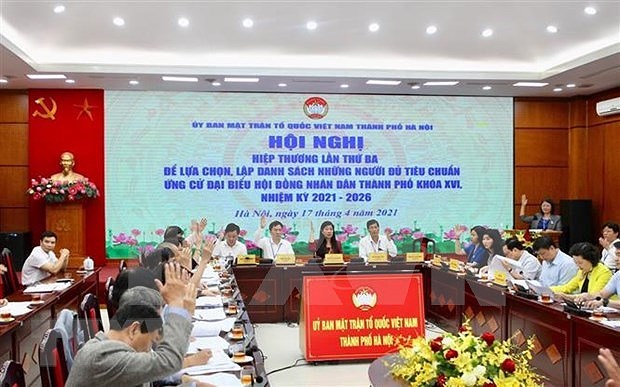 国会与人民议会换届选举：河内市通过第十六届人民议会代表候选人名单 hinh anh 1