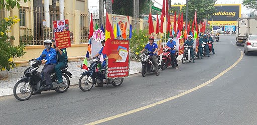 胡志明市青年团员加强宣传 营造换届选举浓厚氛围 hinh anh 1