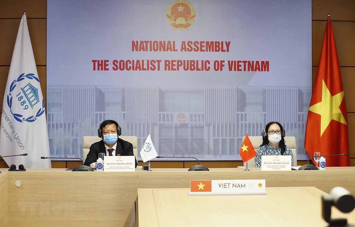 越南出席各国议会秘书长协会视频会议 hinh anh 1