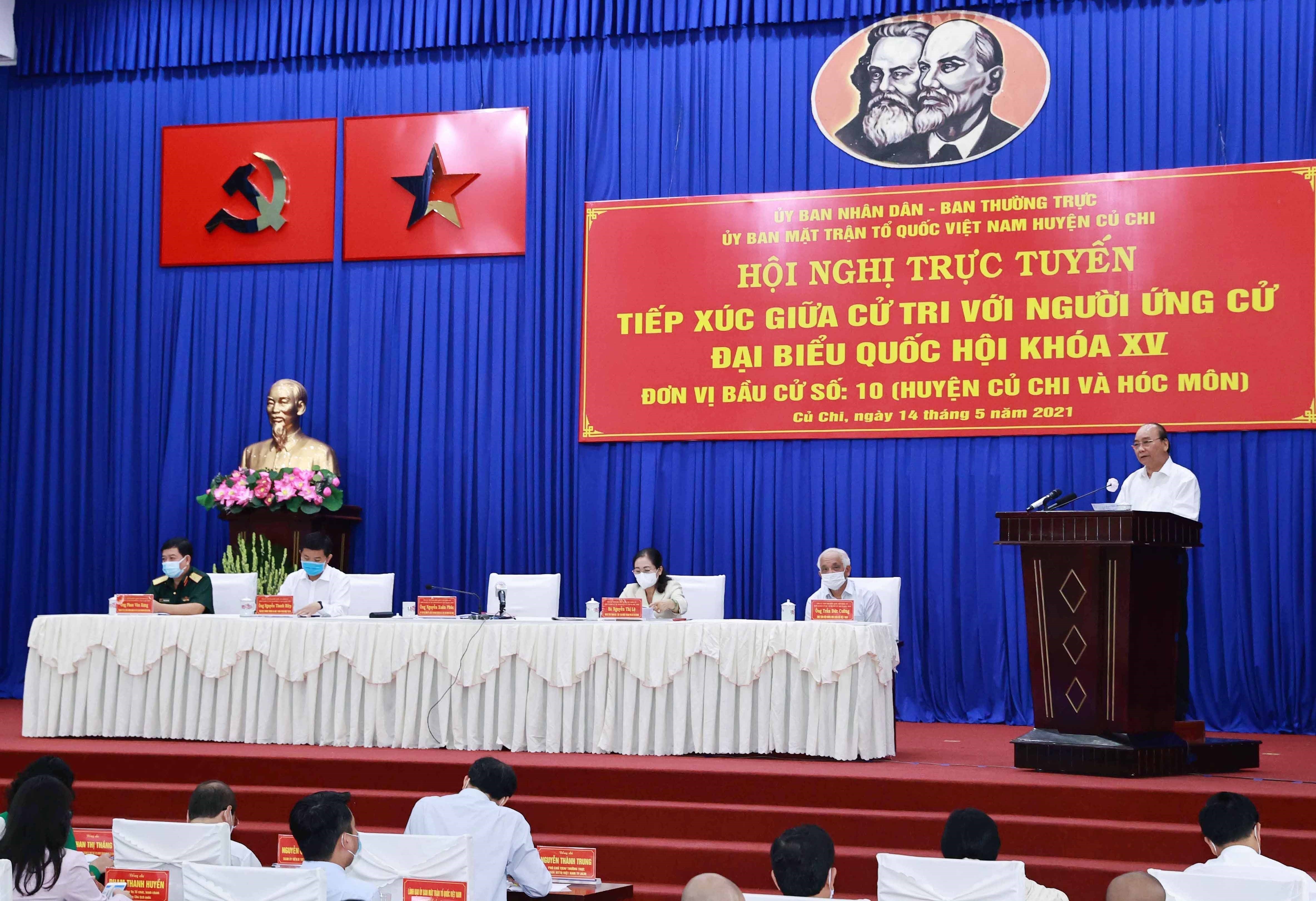State President meets with Ho Chi Minh City’s voters hinh anh 2