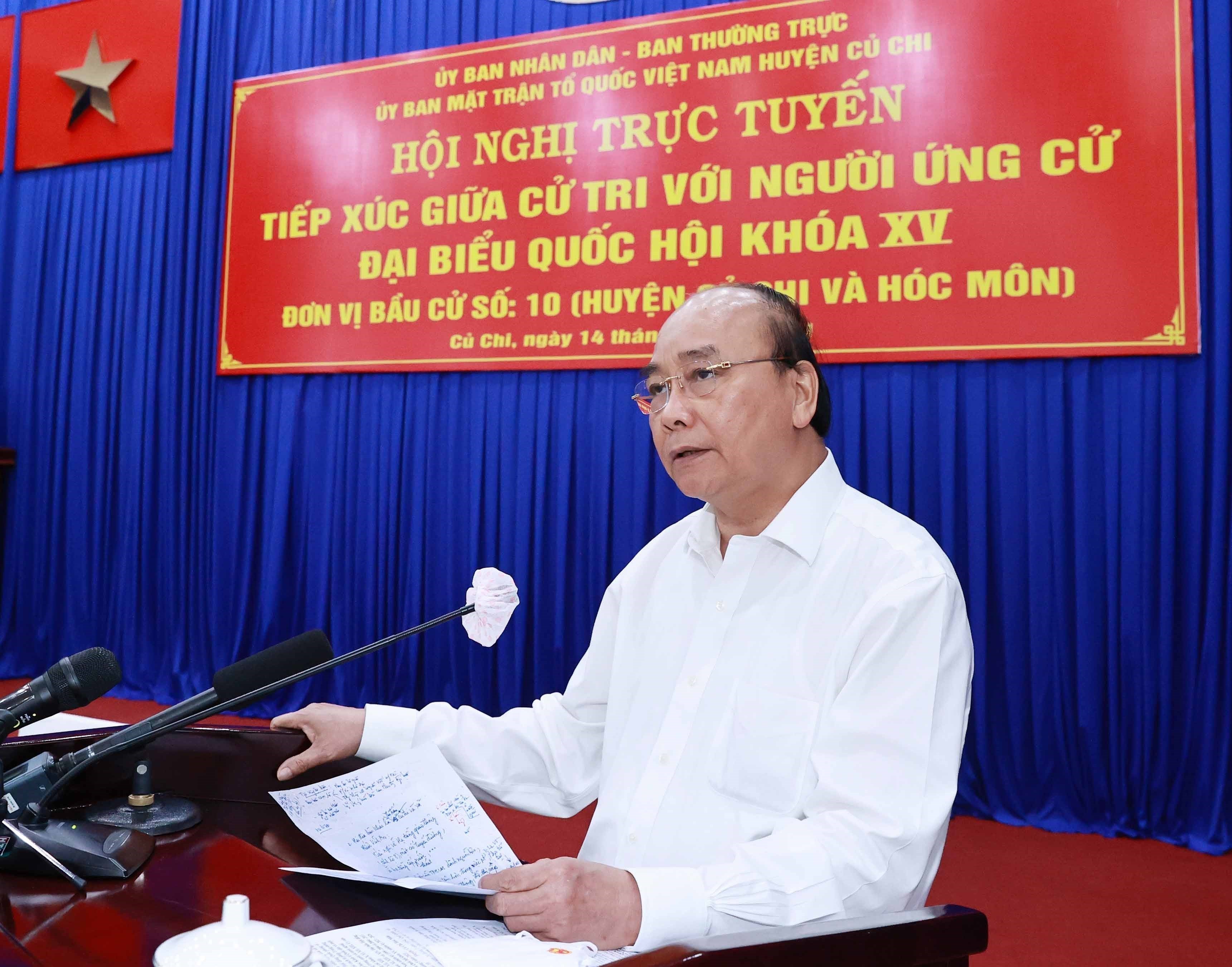 State President meets with Ho Chi Minh City’s voters hinh anh 3