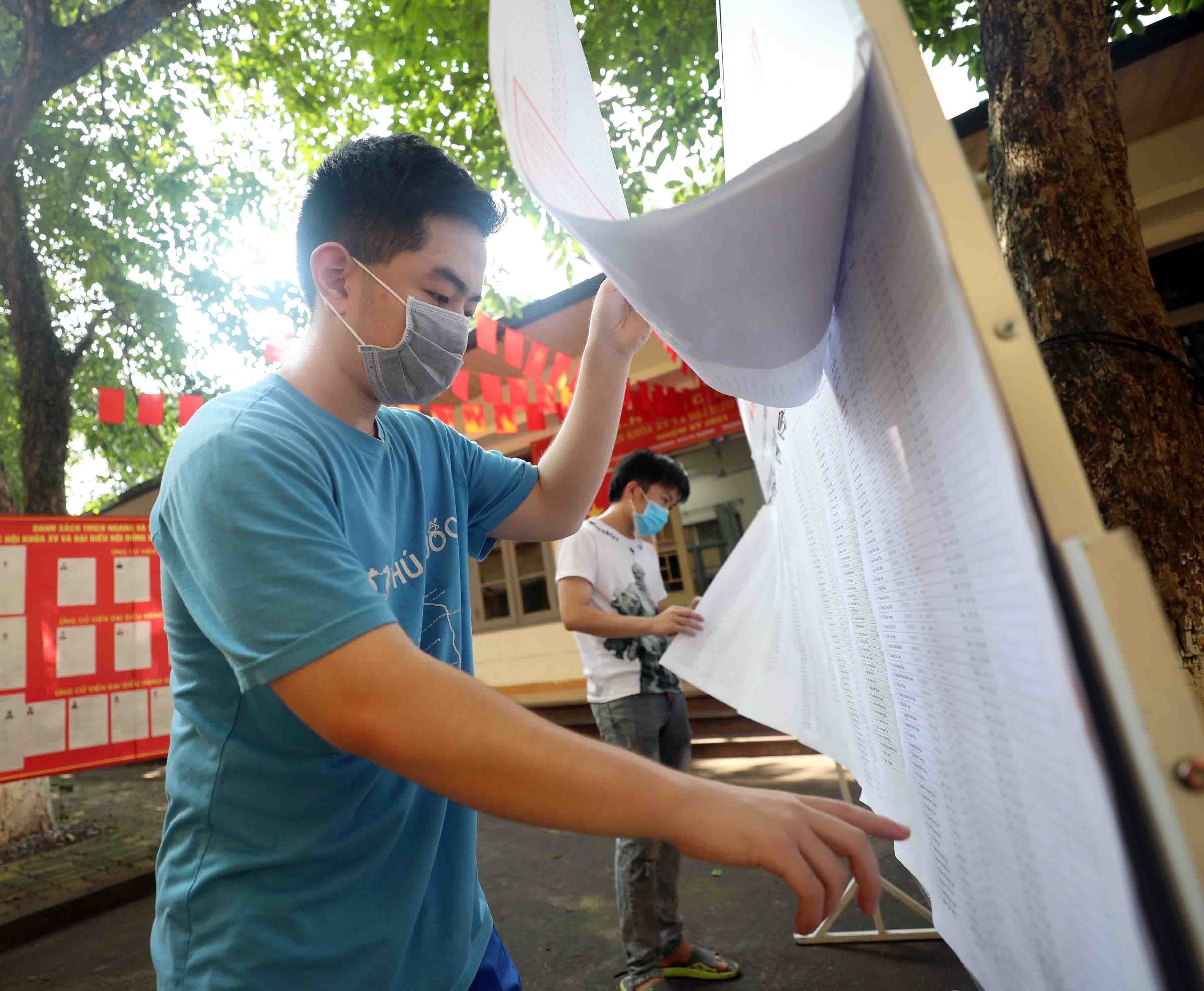 College students prepare for their first-time vote hinh anh 4