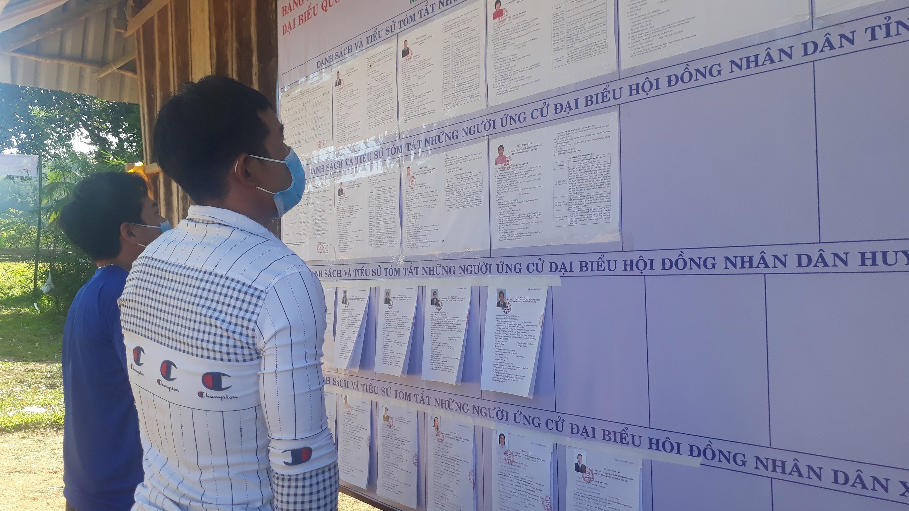 Early elections held in isolated village of Binh Dinh province hinh anh 6