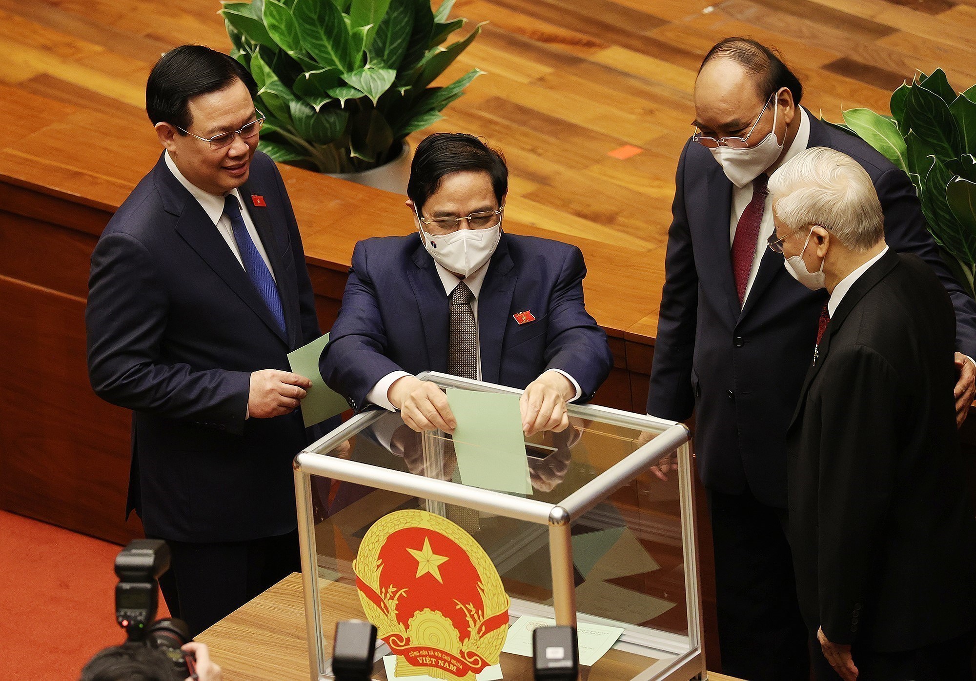 15th National Assembly cast ballots to elect Chairperson hinh anh 3