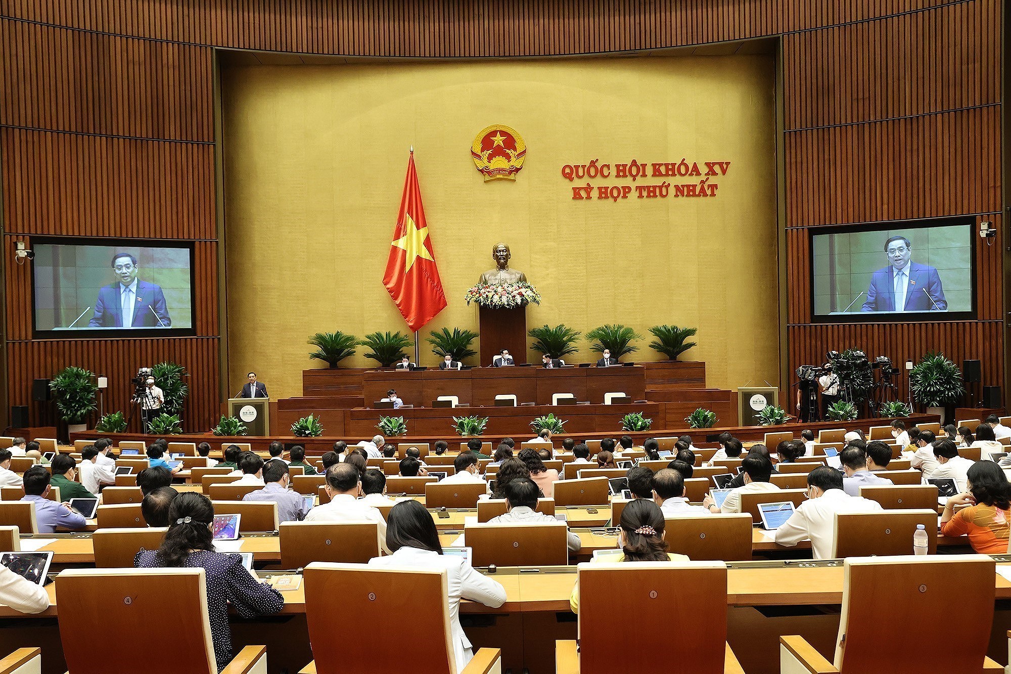 NA approves solution on Government’s organisation hinh anh 1