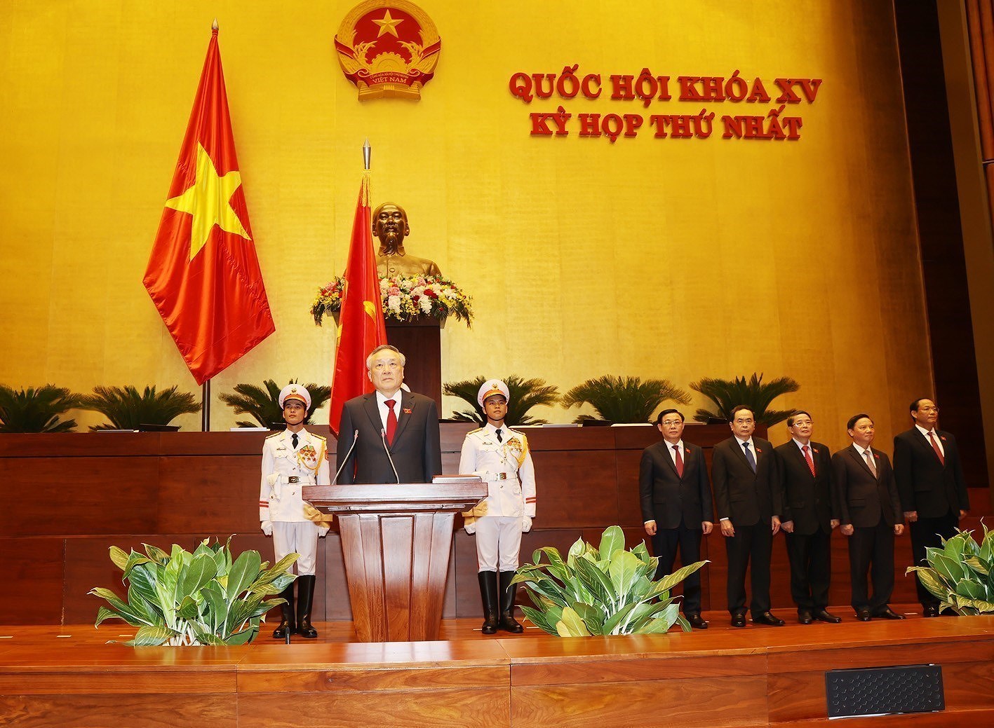 Nguyen Hoa Binh elected as Chief Justice of Supreme People’s Court for the 2021–2026 hinh anh 1