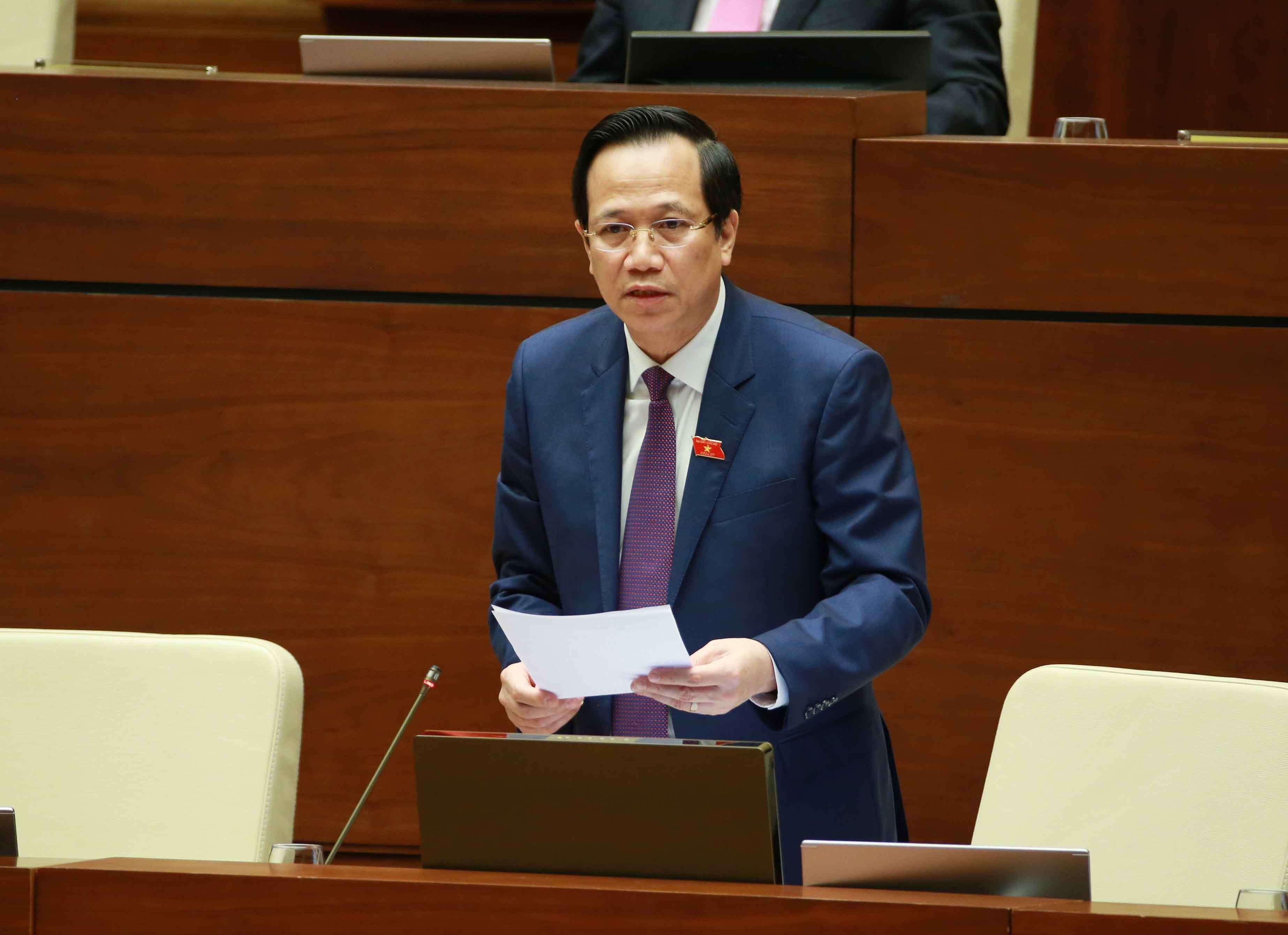 Legislators discuss two important national target programmes hinh anh 5