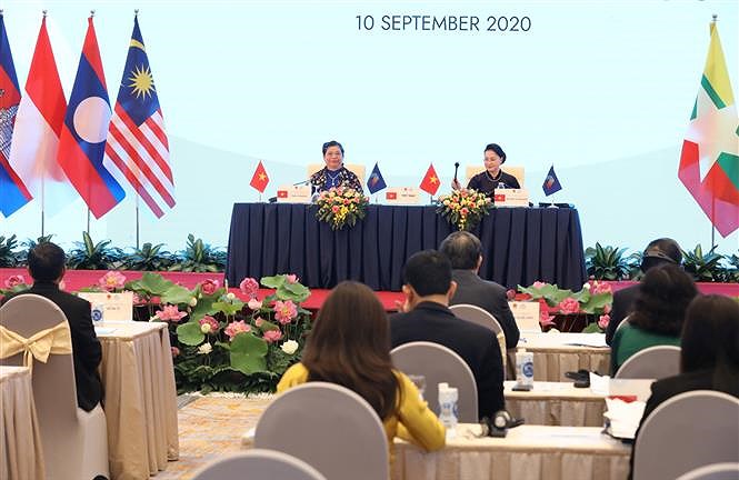 AIPA-41 holds second plenary session hinh anh 3
