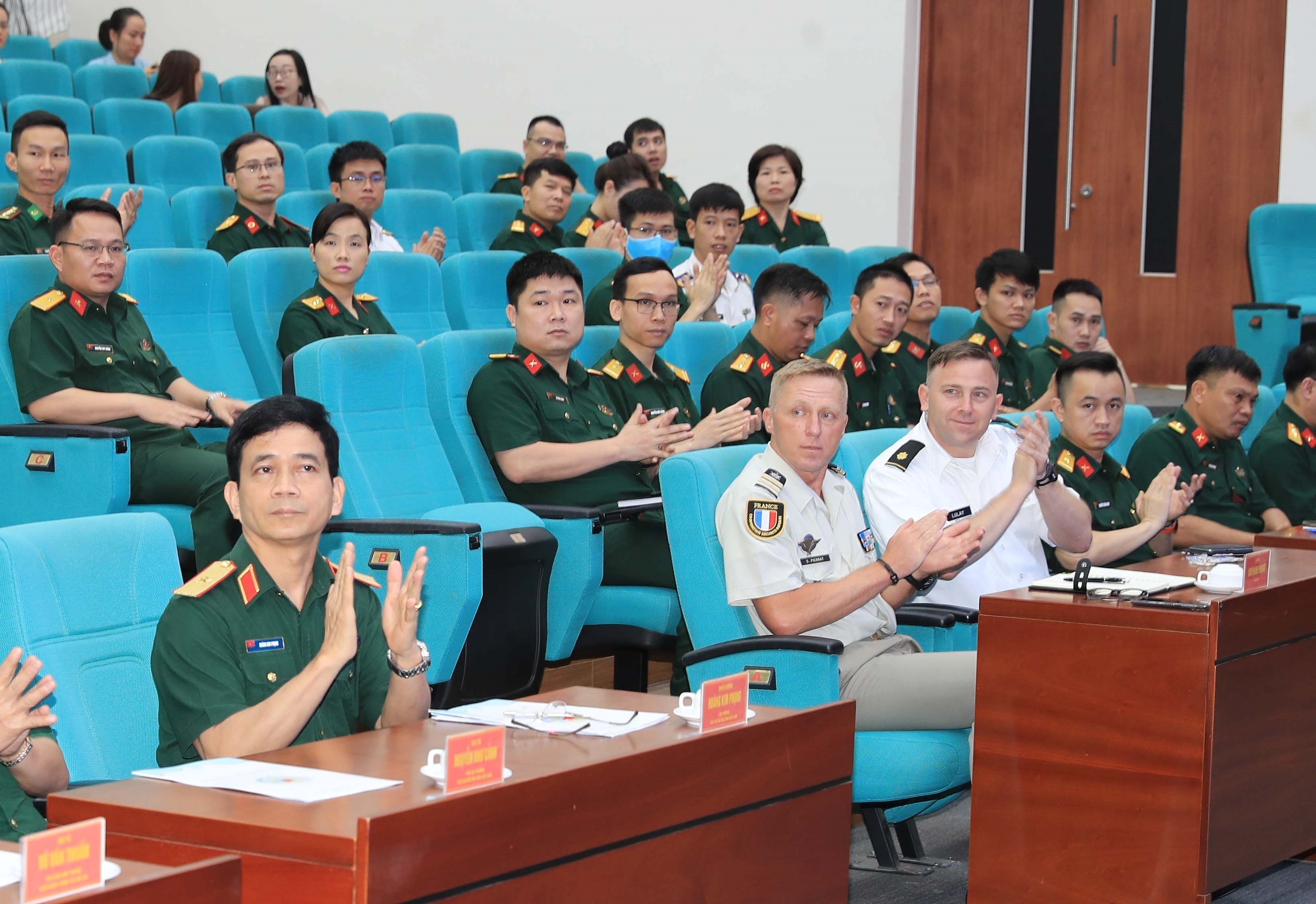 Training course for UN staff officer opens hinh anh 1