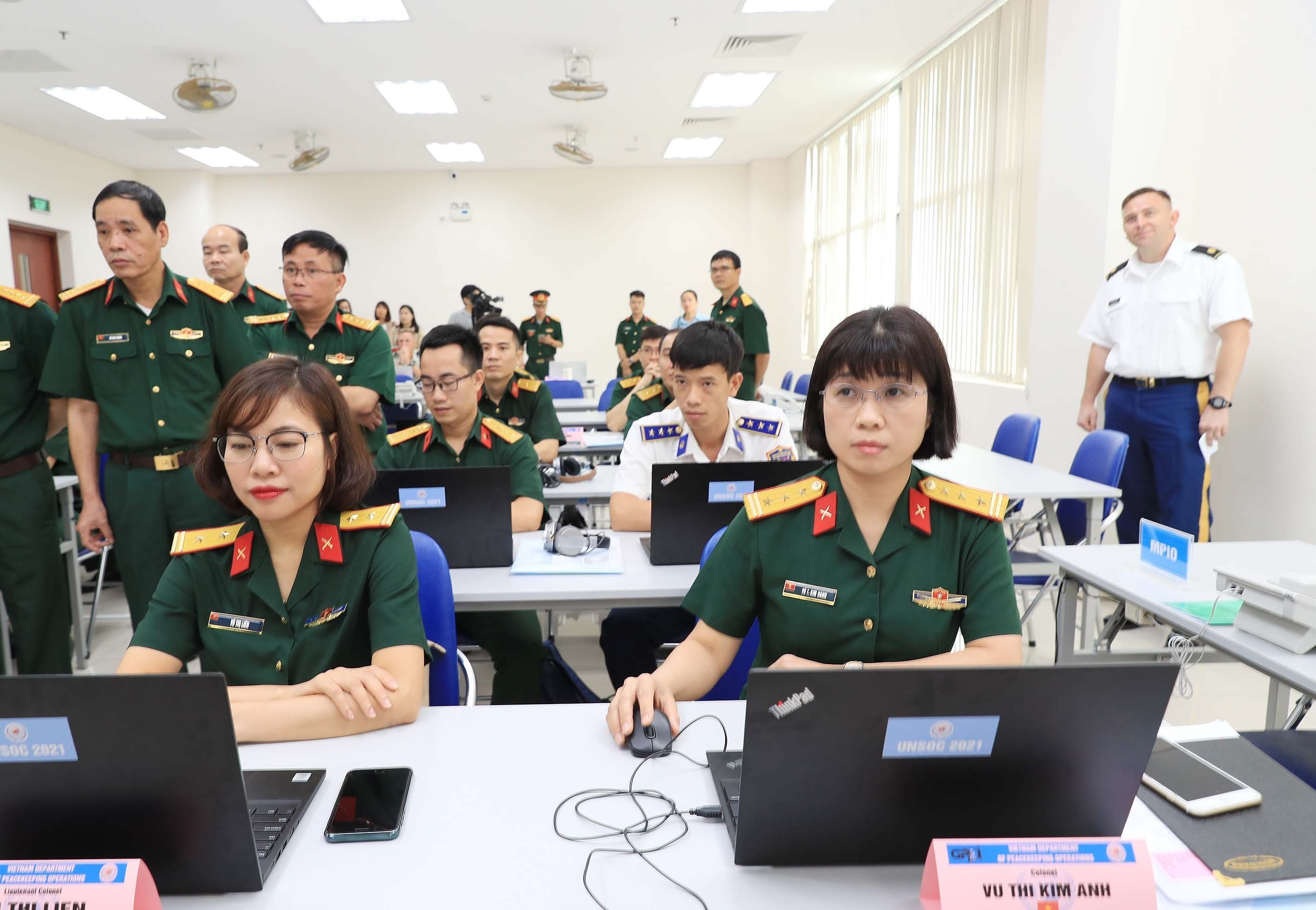 Training course for UN staff officer opens hinh anh 3
