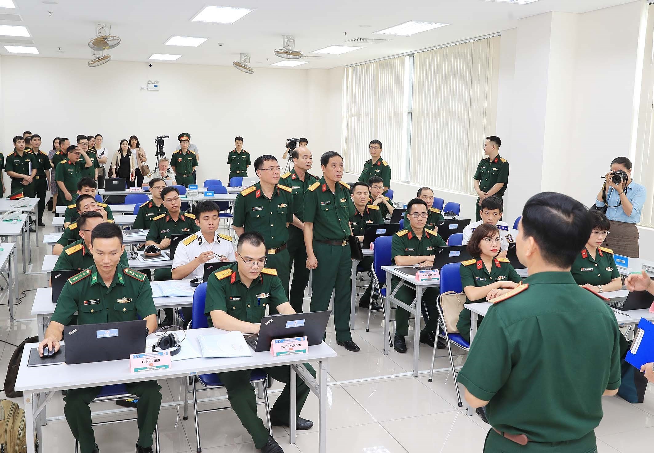 Training course for UN staff officer opens hinh anh 6