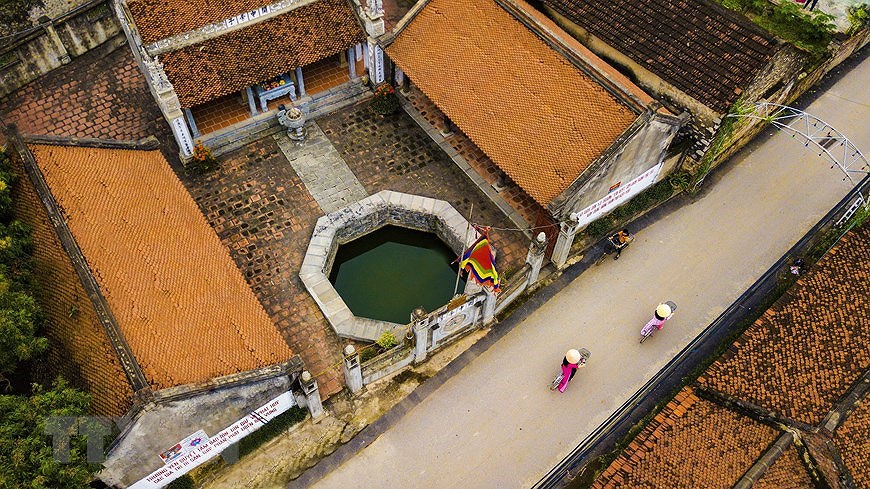 Ancient village well in Hoa Lu former imperial city hinh anh 6