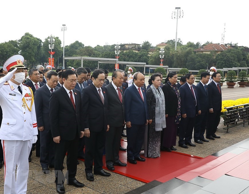 National Assembly deputies pay tribute to President Ho Chi Minh hinh anh 1