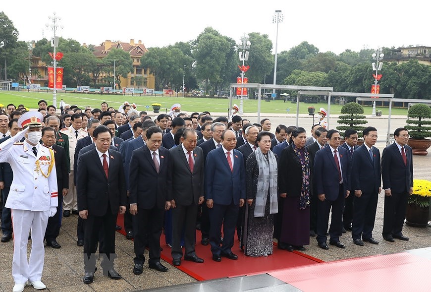 National Assembly deputies pay tribute to President Ho Chi Minh hinh anh 2