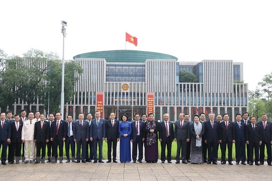 National Assembly deputies pay tribute to President Ho Chi Minh hinh anh 8