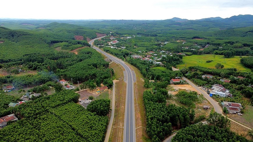 Expressway connecting central coastal localities ready for opening to traffic hinh anh 4