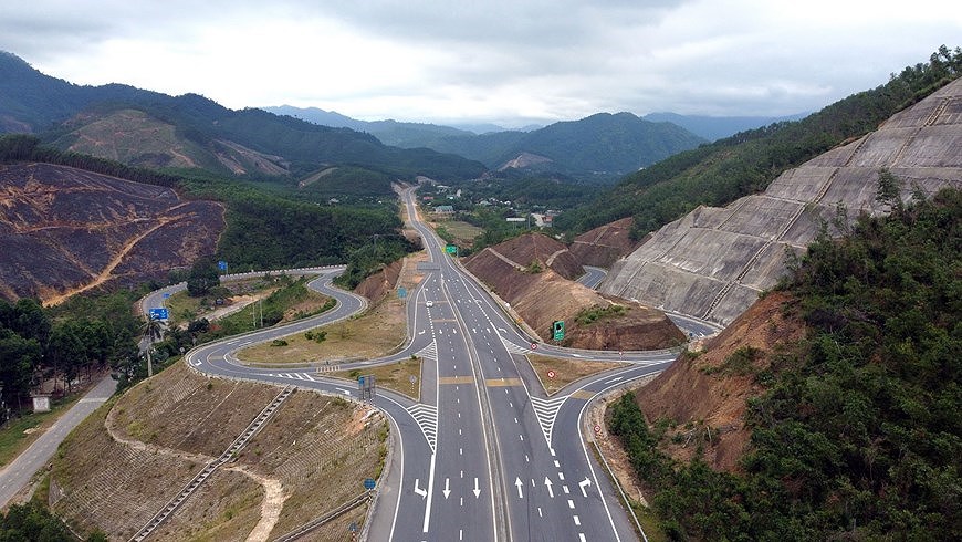 Expressway connecting central coastal localities ready for opening to traffic hinh anh 7