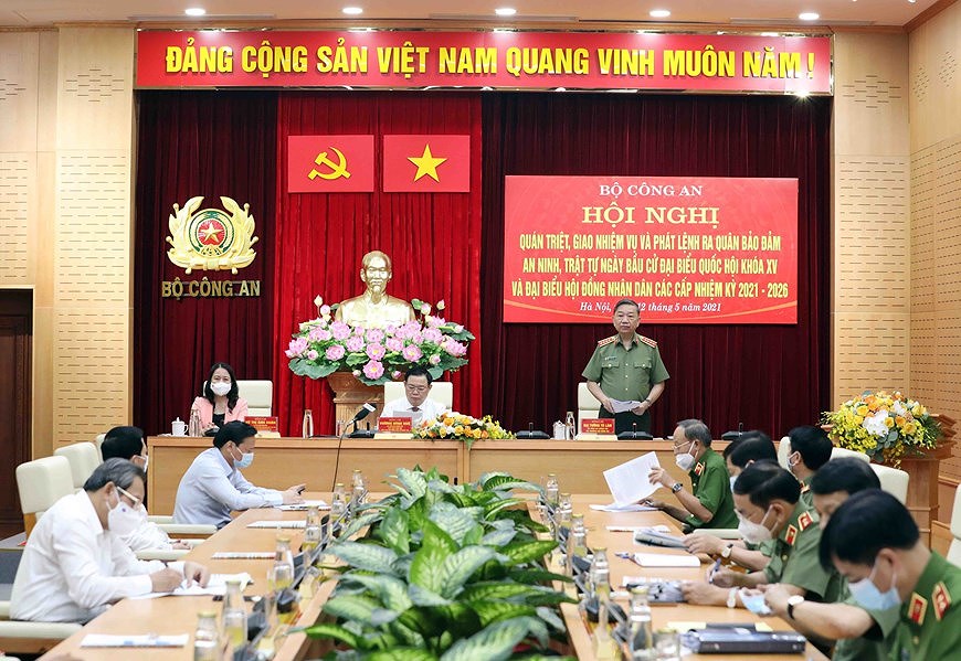 NA Chairman attends ceremony on protecting security and safety for elections hinh anh 5
