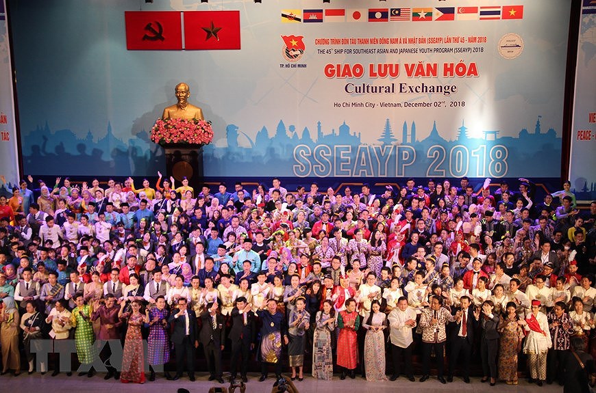 Vietnamese youth actively contribute to int'l integration hinh anh 1