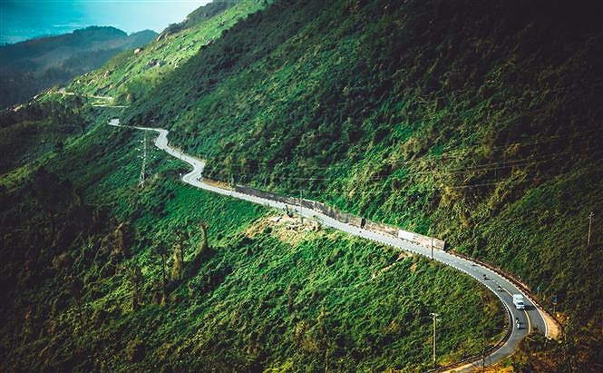 Hai Van pass, the best coast road in central Vietnam hinh anh 6