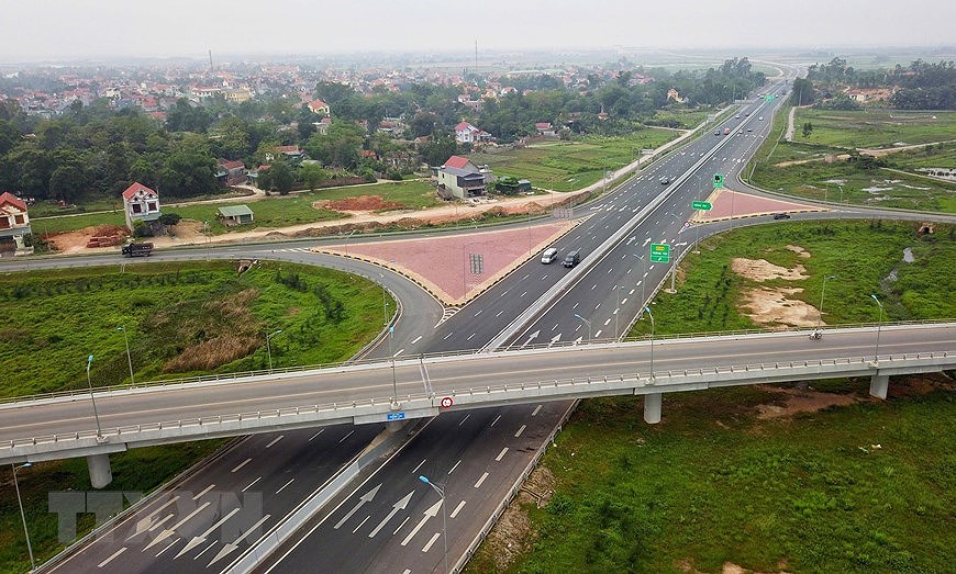 Expressway boosts development in economic triangle axis hinh anh 5
