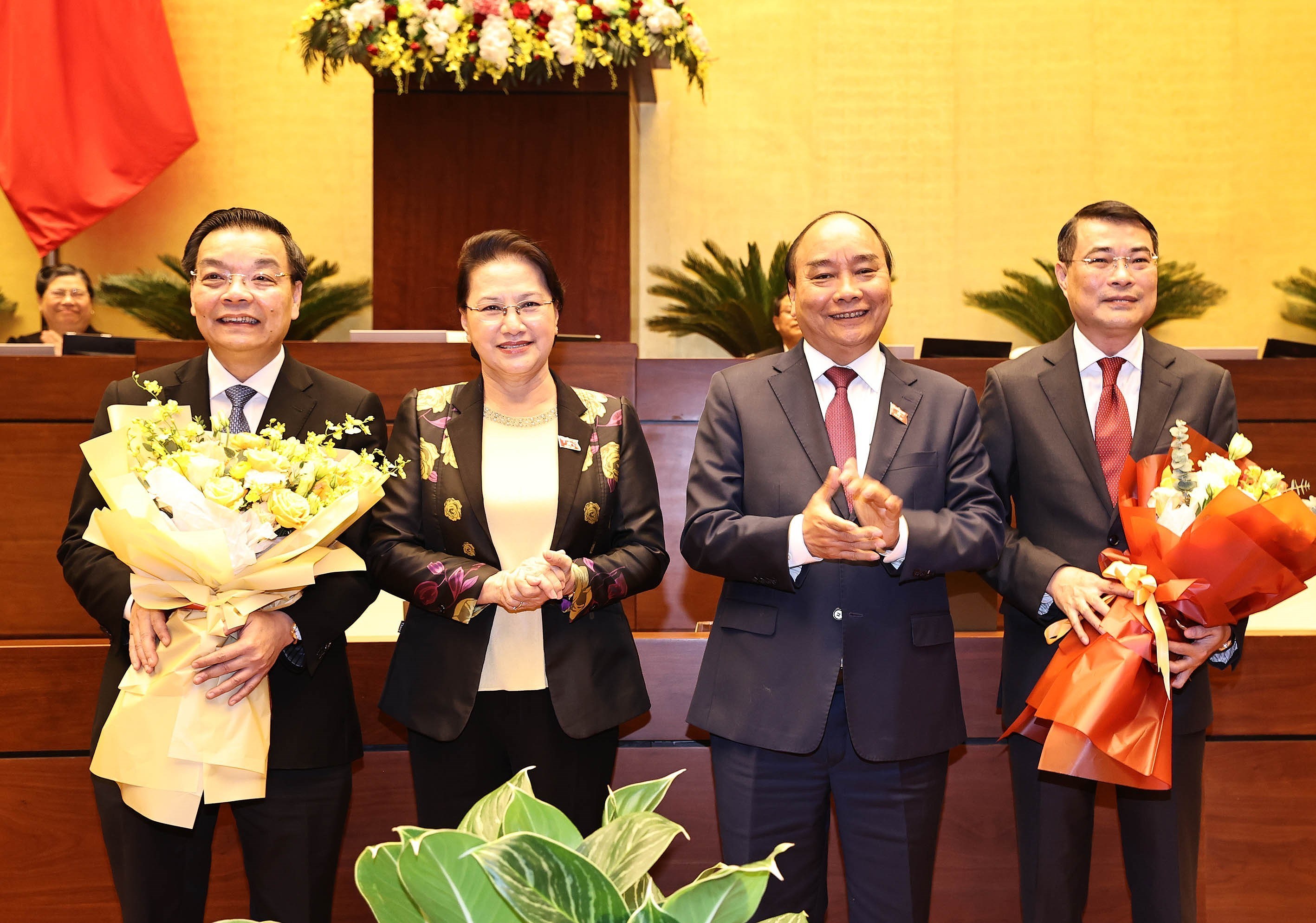 NA officially relieves science minister, central bank governor from positions hinh anh 1
