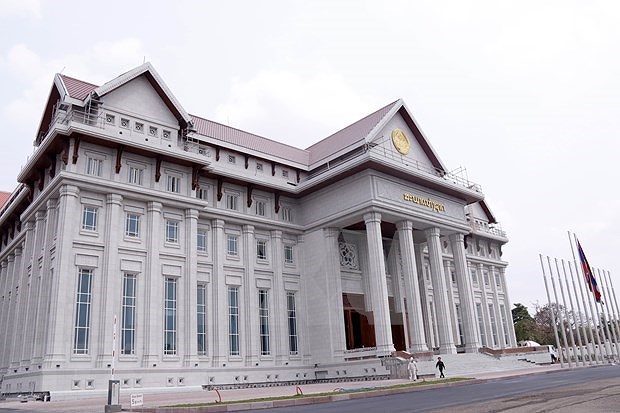 Vietnamese-funded new National Assembly Building handed over to Laos hinh anh 1