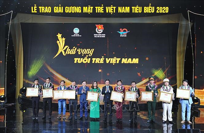 Promising young talents in 2020 honoured hinh anh 1