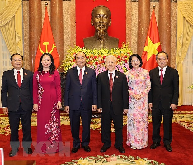 Duty handover ceremony held between former, new State Presidents hinh anh 1