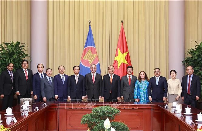 State President hosts ASEAN diplomats in Hanoi hinh anh 1