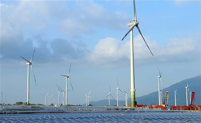 Vietnam’s biggest wind power plant operational hinh anh 2
