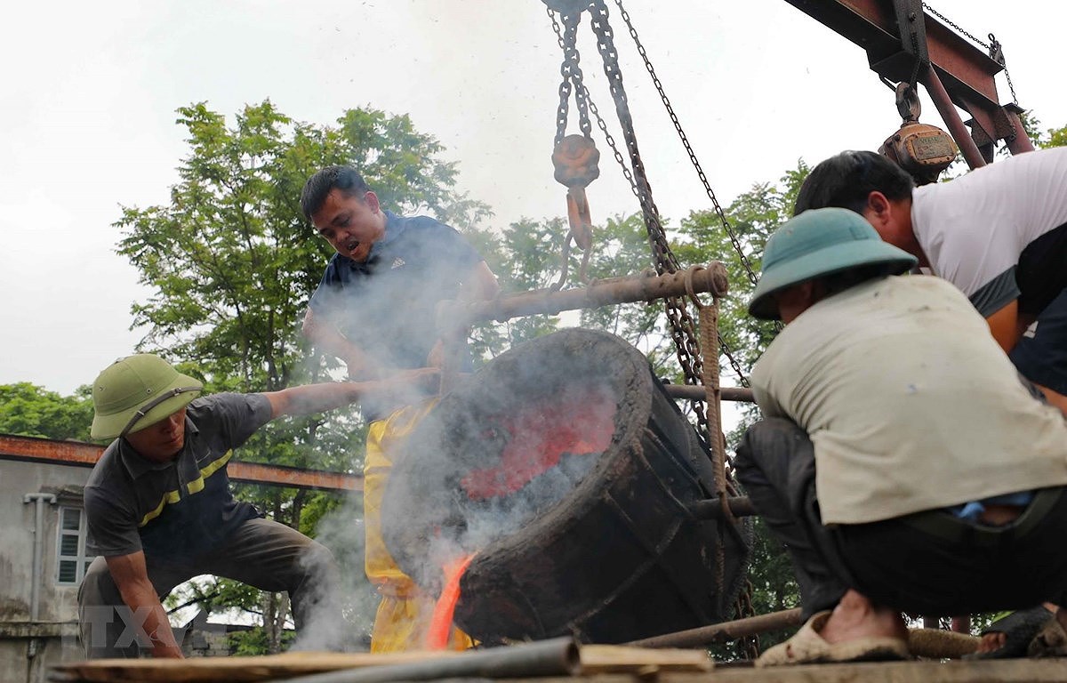 Around 300-kg bronze drum being made to mark national elections hinh anh 1