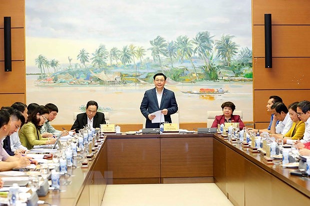 Top legislator holds working sessions with NA committees hinh anh 1
