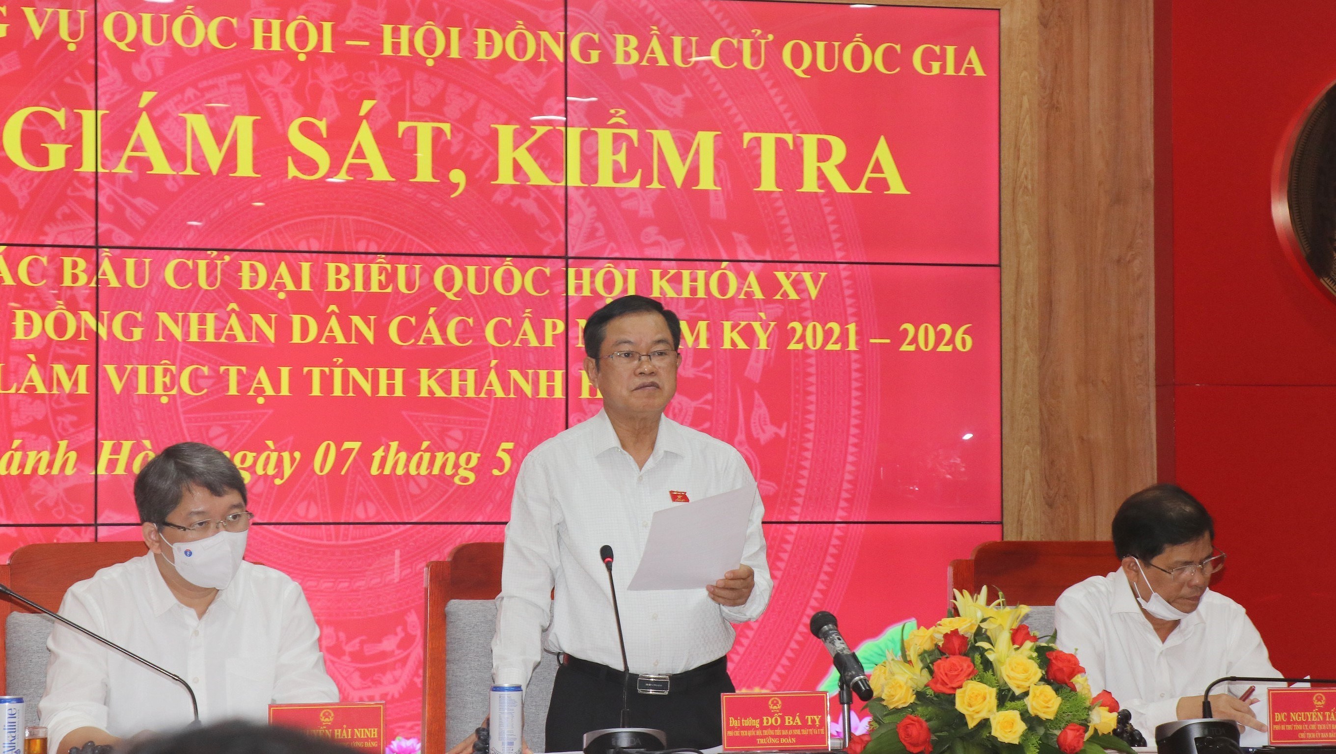 Early voting to be held in some polling stations of Truong Sa district hinh anh 2