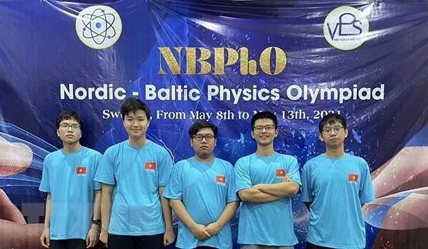 Hanoi students win medals at 2021 Nordic-Baltic Physics Olympiad hinh anh 1