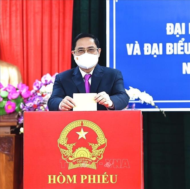 Prime Minister Pham Minh Chinh casts ballots in Can Tho hinh anh 1