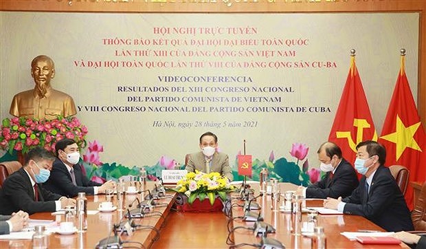 Vietnam wants to deepen ties with Cuban, Russian Parties hinh anh 2
