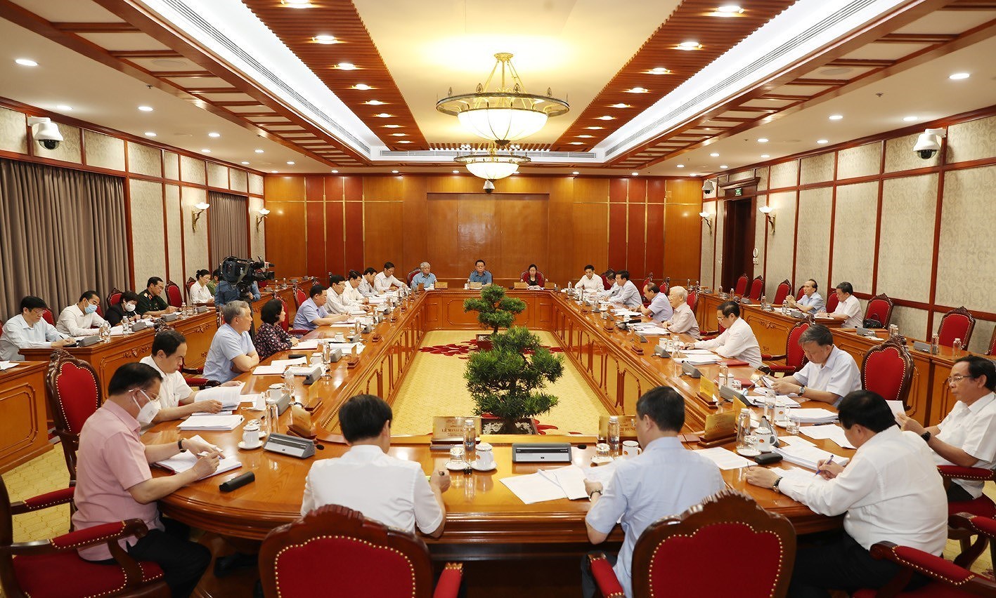 Party chief calls for extra efforts to combat COVID-19 hinh anh 1