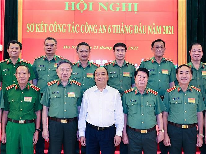 State President lauds public security forces hinh anh 1