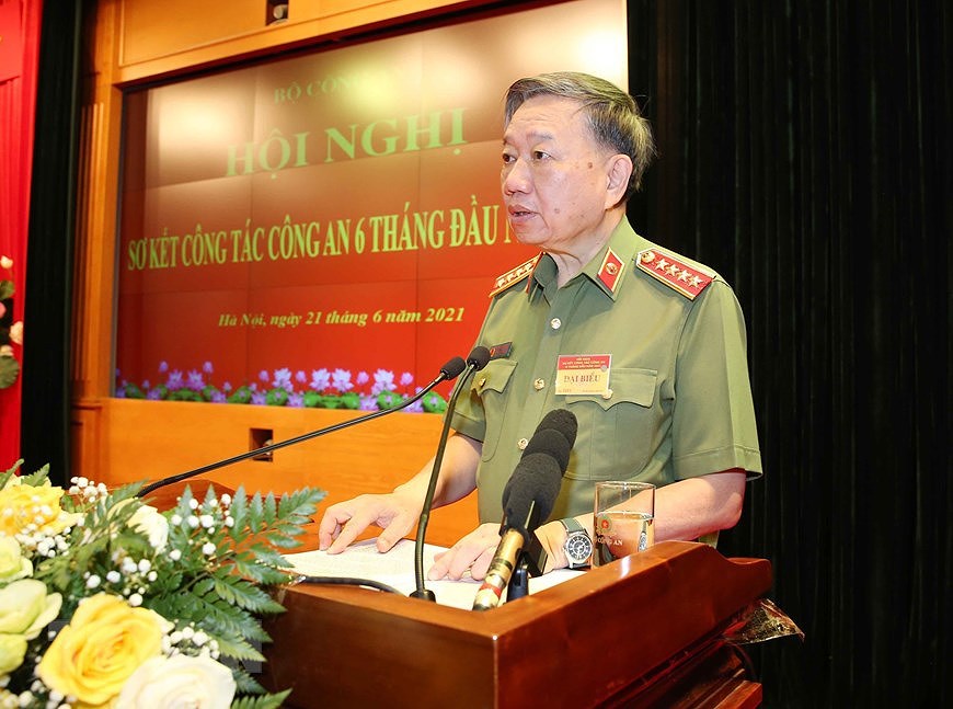 State President lauds public security forces hinh anh 2