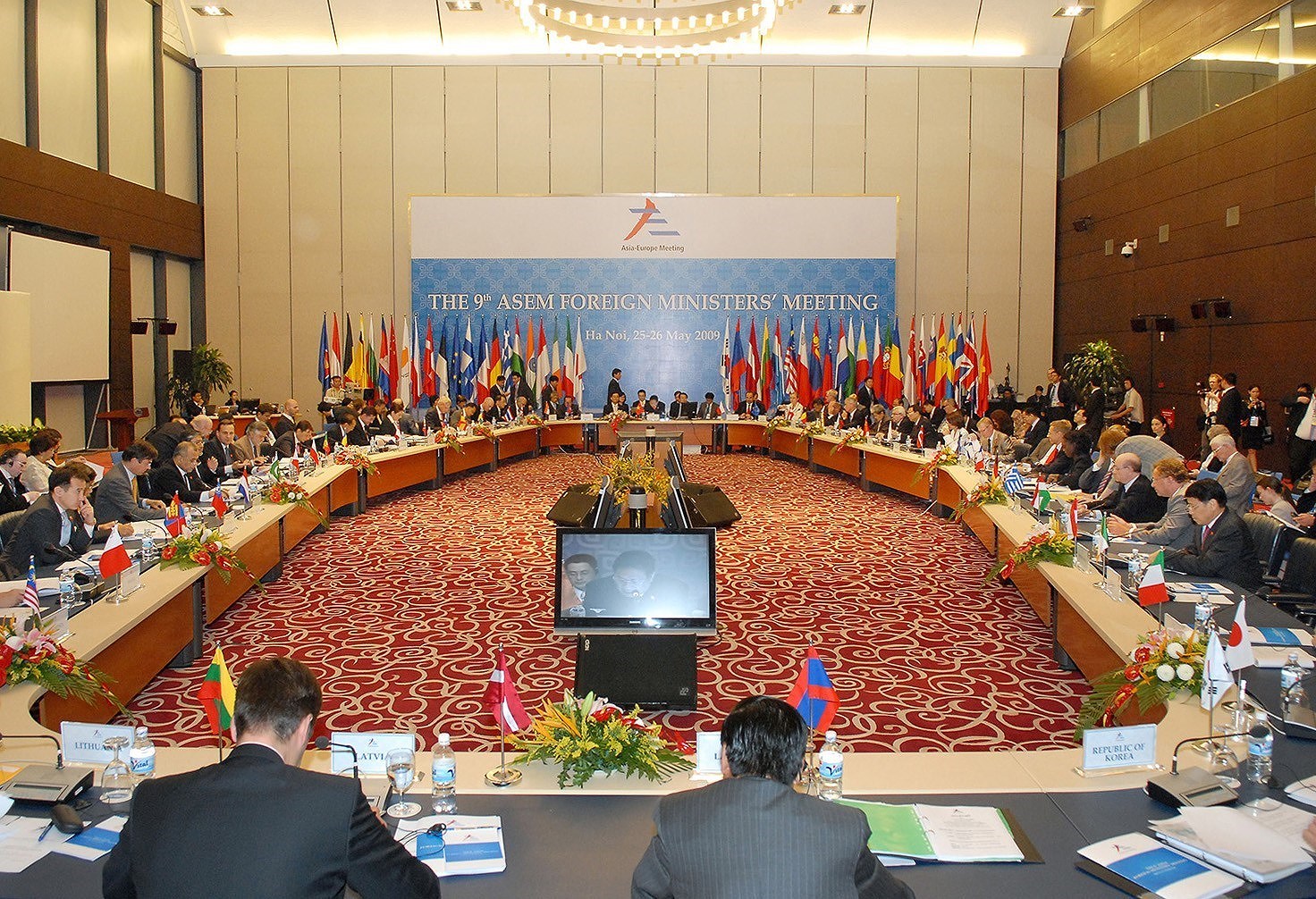 High-level policy dialogue marks 25th anniversary of ASEM hinh anh 3