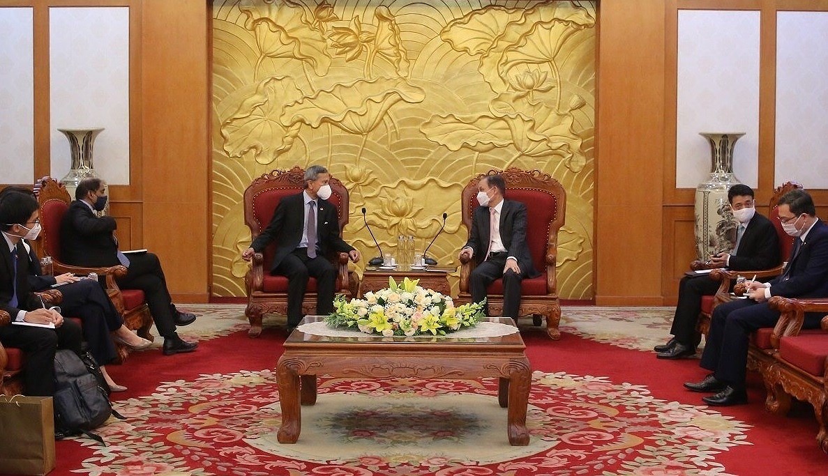 Ruling parties of Vietnam, Singapore seek stronger cooperation hinh anh 1